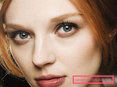 ragazza rossa con trucco fresco ragazza rossa con trucco fresco