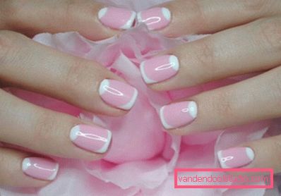 Bella manicure rosa 2019-2020 anni