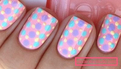 Bella manicure rosa 2019-2020 anni