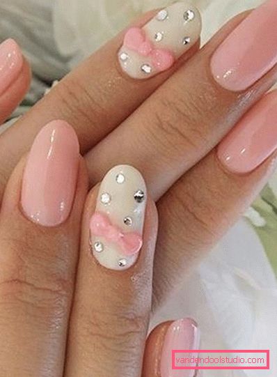 Bella manicure rosa 2019-2020 anni