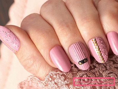 Bella manicure rosa 2019-2020 anni
