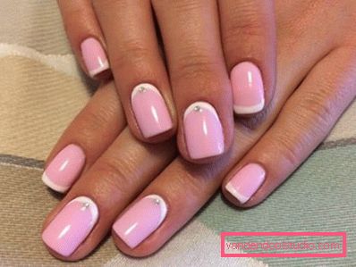 Bella manicure rosa 2019-2020 anni