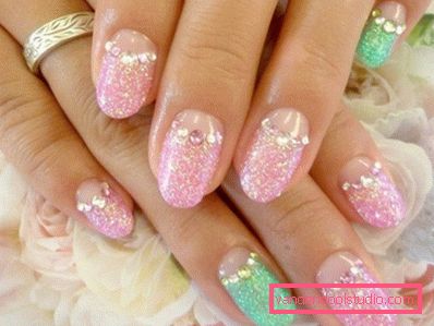 Bella manicure rosa 2019-2020 anni