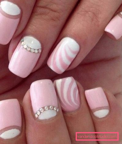 Bella manicure rosa 2019-2020 anni