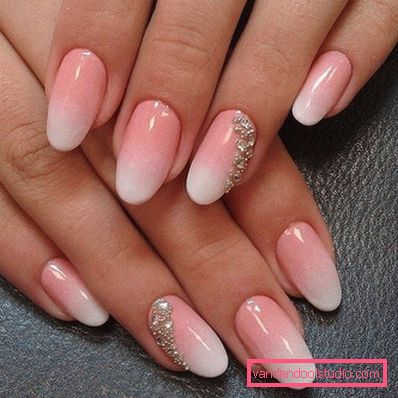 Bella manicure rosa 2019-2020 anni