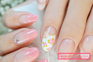 Bella manicure rosa 2019-2020 anni