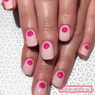 Bella manicure rosa 2019-2020 anni