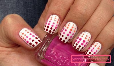 Bella manicure rosa 2019-2020 anni