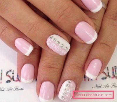 Bella manicure rosa 2019-2020 anni