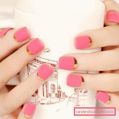 Bella manicure rosa 2019-2020 anni