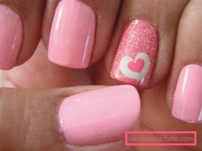 Bella manicure rosa 2019-2020 anni