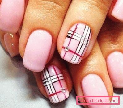 Bella manicure rosa 2019-2020 anni