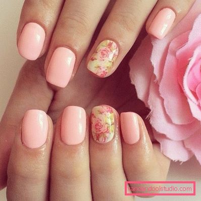 Bella manicure rosa 2019-2020 anni