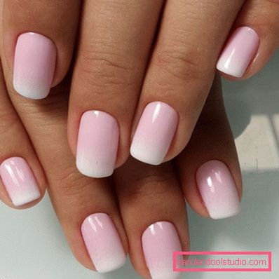 Bella manicure rosa 2019-2020 anni