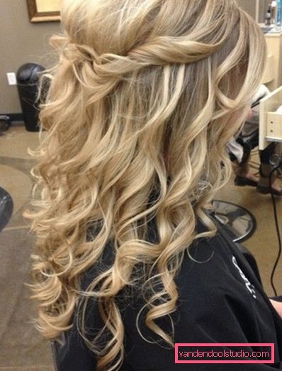Acconciature per ballo su capelli medi Acconciature leggere e belle per ballo per capelli medi