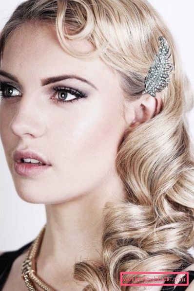 Acconciature per ballo su capelli medi Acconciature leggere e belle per ballo per capelli medi