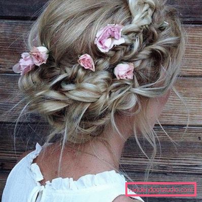 Acconciature per ballo su capelli medi Acconciature leggere e belle per ballo per capelli medi