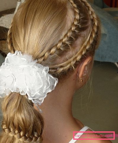 Le migliori pettinature per il 1 ° settembre per le ragazze