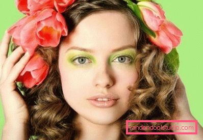 ombre verdi sulle palpebre della ragazza ombre verdi sulle palpebre della ragazza