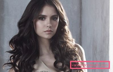 attrice di bellezza Nina Dobrev