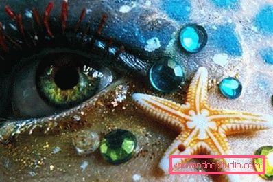 trucco degli occhi nell'immagine di una sirena di Halloween trucco degli occhi nell'immagine di una sirena di Halloween