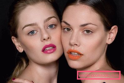 rossetto brillante sulle labbra rossetto brillante sulle labbra