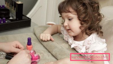 procedura di manicure per bambini
