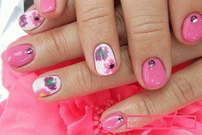 bel design con strass e fiori