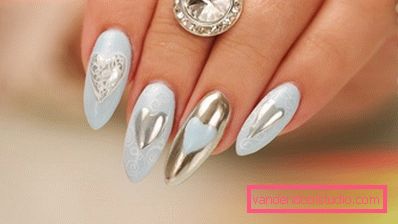 Bella manicure sulle unghie affilate 2019-2020