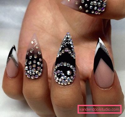 Bella manicure sulle unghie affilate 2019-2020