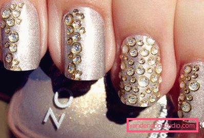 bella manicure con strass bella manicure con strass