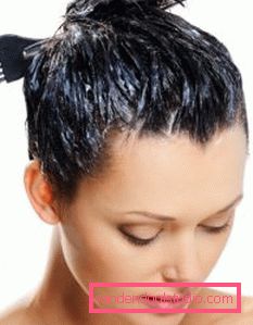 Maschera per capelli all'uovo Maschera per capelli con un uovo. Ricette semplici della mascherina dell'uovo
