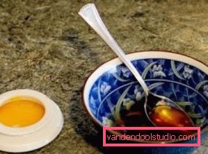 Maschera per capelli con tuorlo e brandy Maschera per capelli con un uovo. Ricette semplici della mascherina dell'uovo