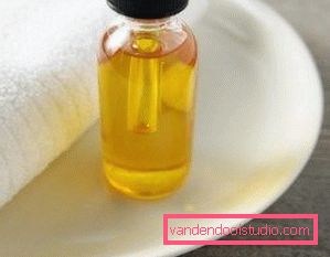 piccola bottiglia di olio piccola bottiglia di olio