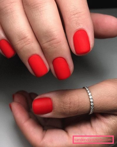 Affascinante Matte Manicure 2019-2020