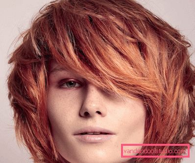 Tagli di capelli multistrato per capelli medi con frangia e senza - foto
