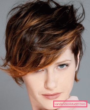 Modello tagli di capelli corti Taglio di capelli modello femminile
