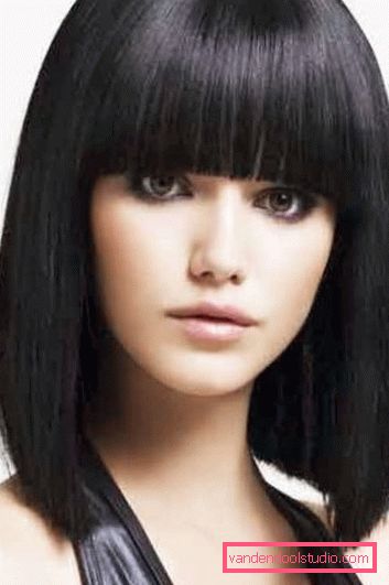 tagli di capelli modello per capelli medi Taglio di capelli modello femminile