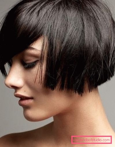 Taglio di capelli femminile modello per capelli corti Taglio di capelli modello femminile
