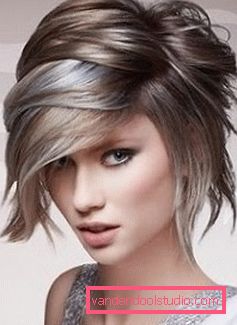 Taglio di capelli femminile Taglio di capelli modello femminile