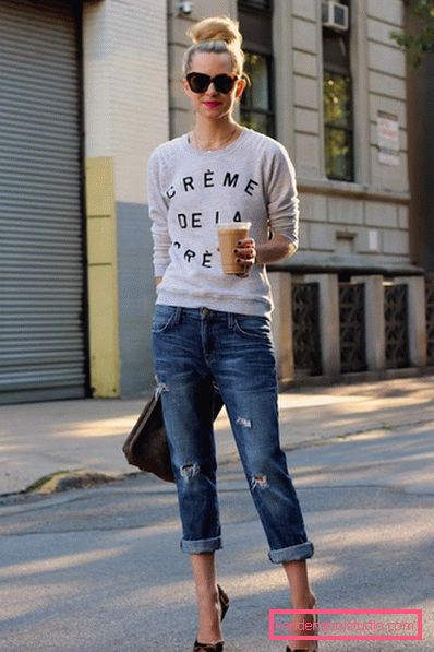Boyfriends dei jeans delle donne alla moda 2019-2020 anni