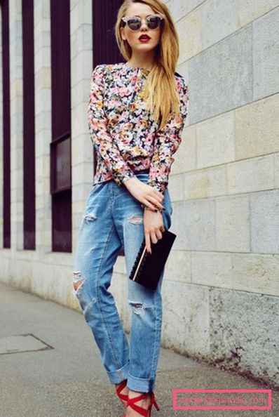 Boyfriends dei jeans delle donne alla moda 2019-2020 anni