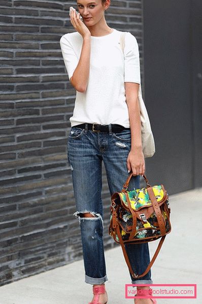 Boyfriends dei jeans delle donne alla moda 2019-2020 anni
