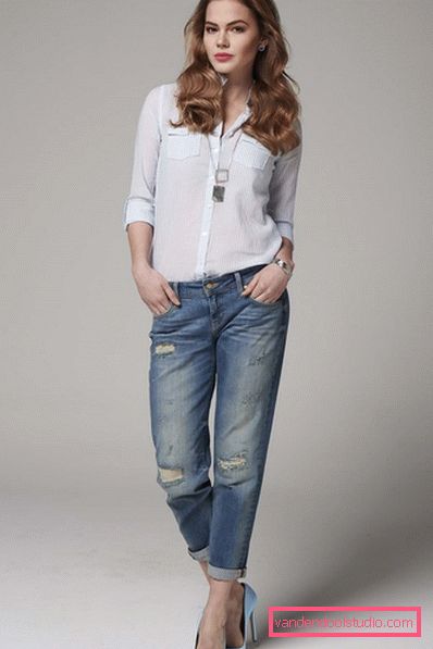 Boyfriends dei jeans delle donne alla moda 2019-2020 anni