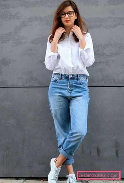 Boyfriends dei jeans delle donne alla moda 2019-2020 anni
