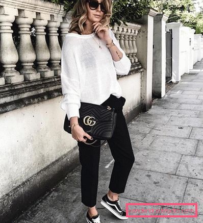 Elegante estate sull'esempio dell'estate più alla moda guarda 2019-2020 - tendenze fotografiche