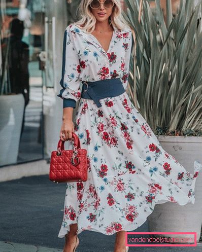 Elegante estate sull'esempio dell'estate più alla moda guarda 2019-2020 - tendenze fotografiche