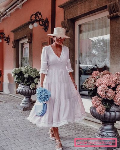 Elegante estate sull'esempio dell'estate più alla moda guarda 2019-2020 - tendenze fotografiche