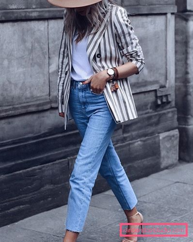 Elegante estate sull'esempio dell'estate più alla moda guarda 2019-2020 - tendenze fotografiche