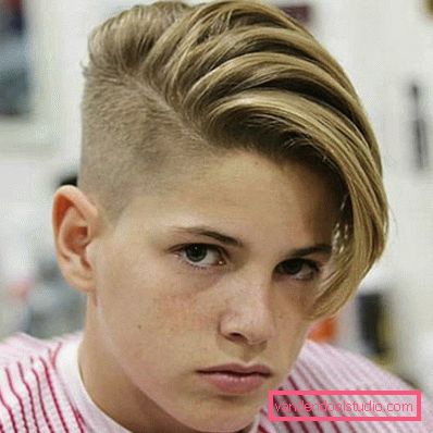 Acconciature alla moda sul lato per ragazzi con parting 2019